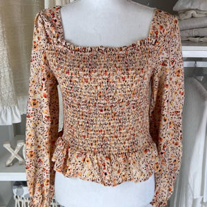 Crystal doll women’s size medium smocked, crop top, long sleeves, peach #1156